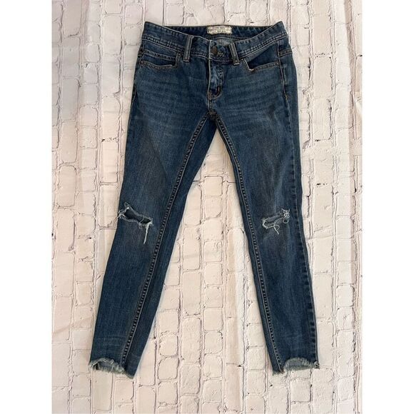 Free People Women's Size 24 Frayed Hem Ankle Skinny Jeans Blue Distressed Denim - Picture 2 of 4